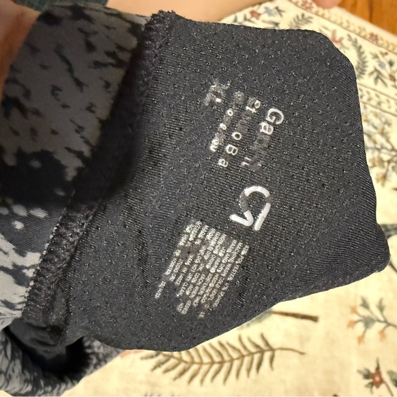 GapFit Studio Cross-Back Sports Bra size XL - Picture 3 of 5